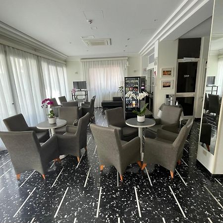Hotel D'Annunzio Cattolica Ngoại thất bức ảnh